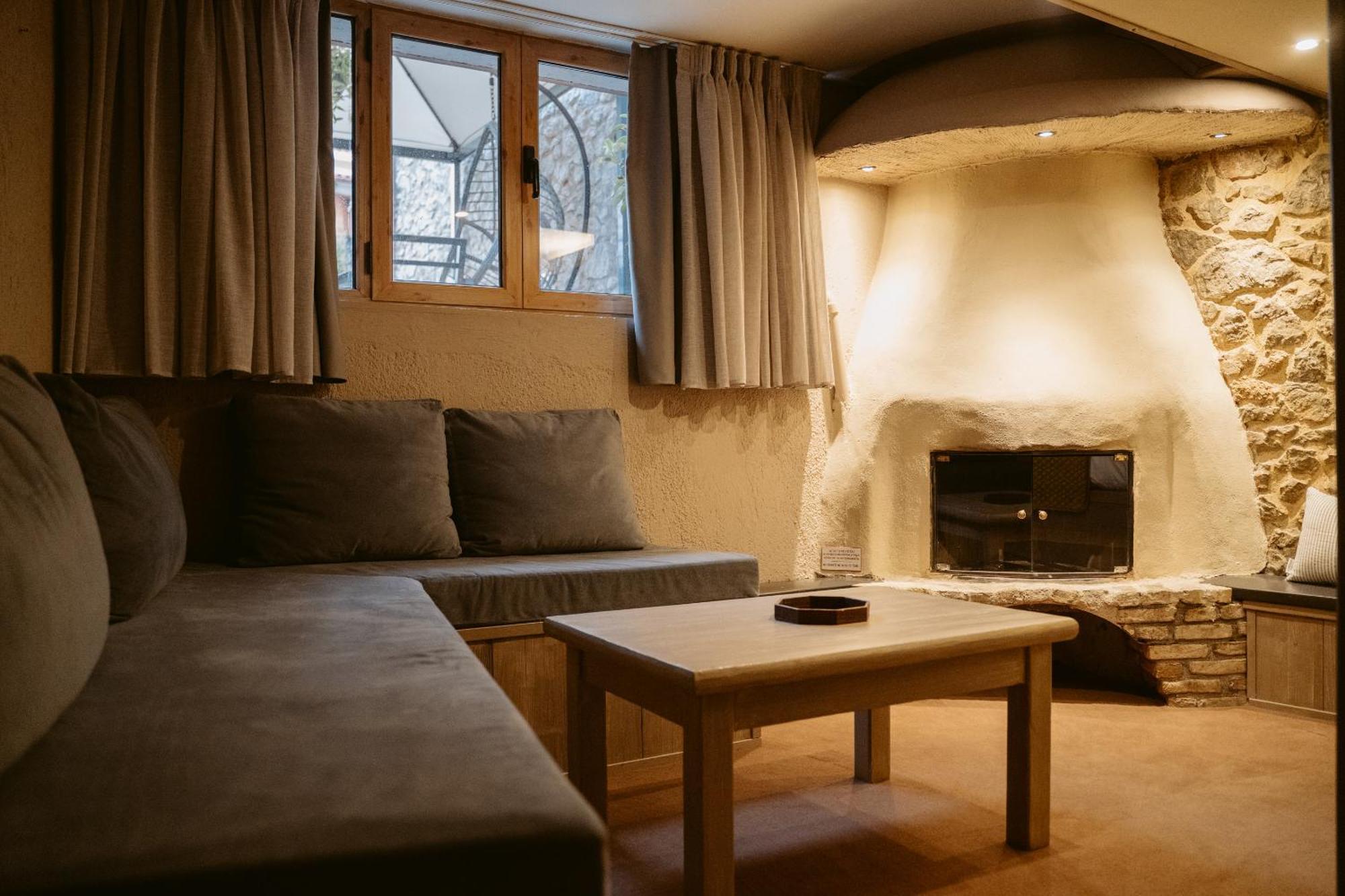 Afanos Guesthouse أراخوفا الغرفة الصورة
